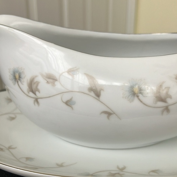 VINTAGE MIKASA 6137 GRAVY BOAT HANDLED WITH UNDER PLATE PLATINUM TRIM RARE ITEM - Picture 5 of 15